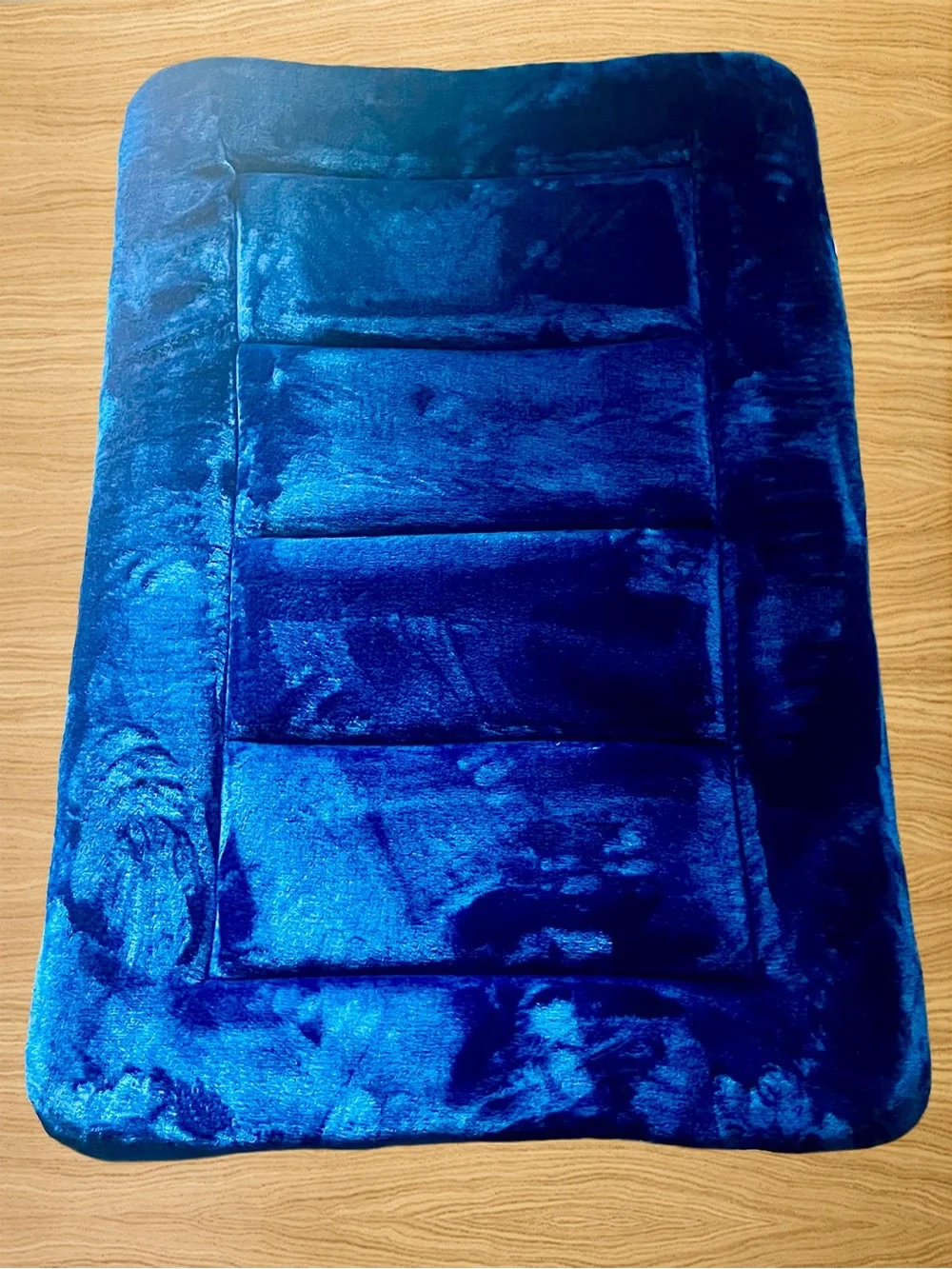 EUC Hero Dog Plush Crate Pad Blue 36”x23” (M) - Picture 4 of 13